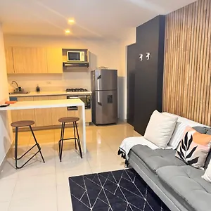Beautiful Apartment, Exclusive Area In The Poblado Apartamento
