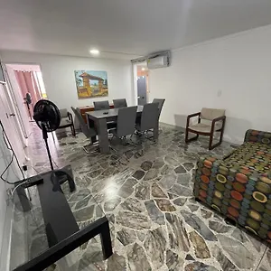 Apartamento Comodo En Laureles, Grande, Centrico ,bien Ubicado Apto203 Apartamento